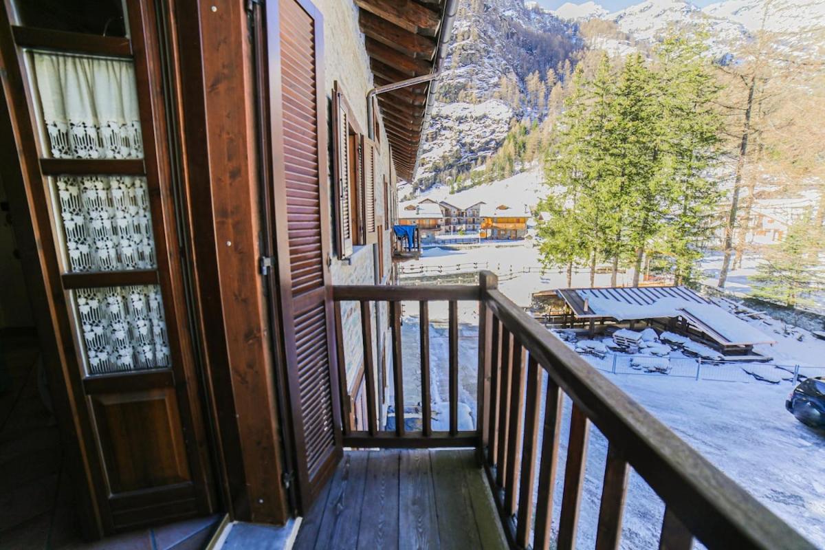 Casa Dei Larici 300M From Piste Apartment Gressoney-La-Trinite Bagian luar foto